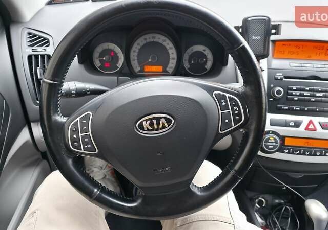 Красный Киа Про Сид, объемом двигателя 2 л и пробегом 221 тыс. км за 7400 $, фото 20 на Automoto.ua