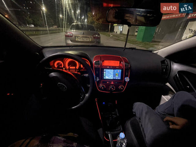 Красный Киа Про Сид, объемом двигателя 1.4 л и пробегом 360 тыс. км за 4100 $, фото 20 на Automoto.ua