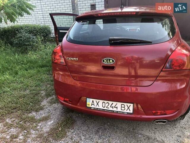 Красный Киа Про Сид, объемом двигателя 0 л и пробегом 133 тыс. км за 6500 $, фото 2 на Automoto.ua