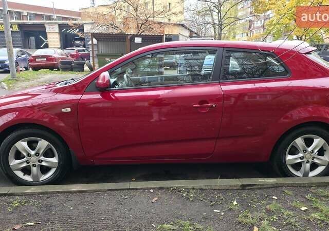 Красный Киа Про Сид, объемом двигателя 2 л и пробегом 221 тыс. км за 7400 $, фото 7 на Automoto.ua