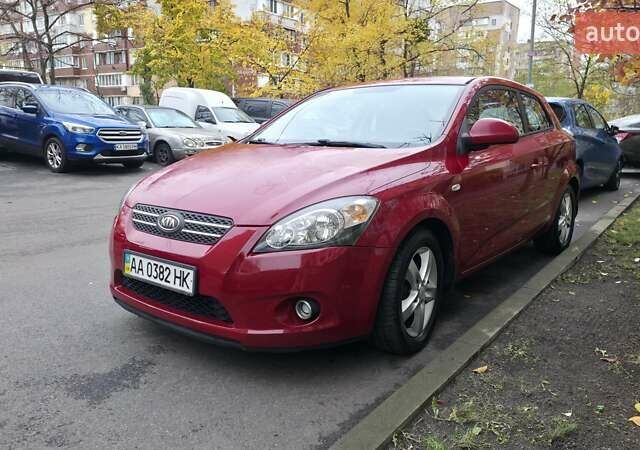 Красный Киа Про Сид, объемом двигателя 2 л и пробегом 221 тыс. км за 7400 $, фото 8 на Automoto.ua