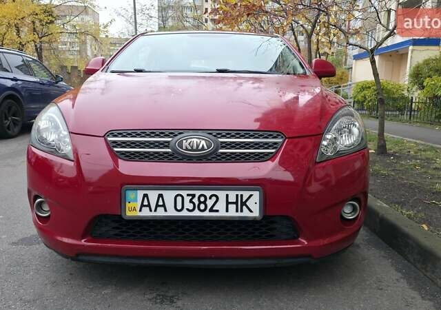 Красный Киа Про Сид, объемом двигателя 2 л и пробегом 221 тыс. км за 7400 $, фото 9 на Automoto.ua