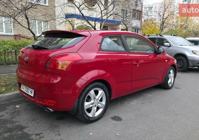 Красный Киа Про Сид, объемом двигателя 2 л и пробегом 221 тыс. км за 7400 $, фото 3 на Automoto.ua