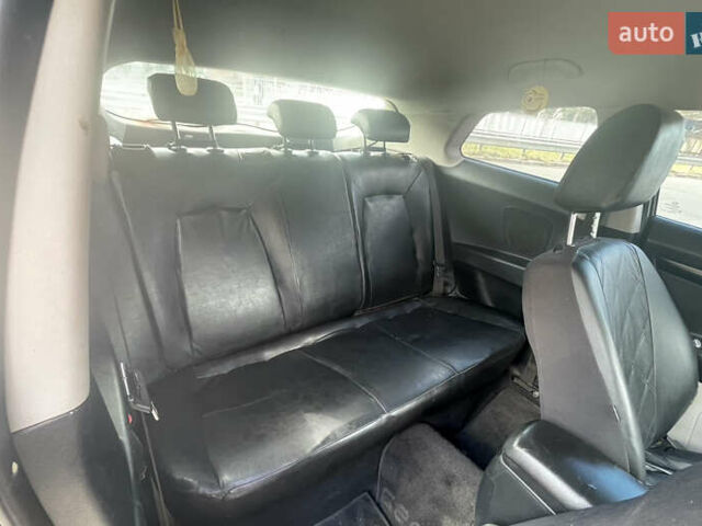 Красный Киа Про Сид, объемом двигателя 1.4 л и пробегом 360 тыс. км за 4100 $, фото 9 на Automoto.ua