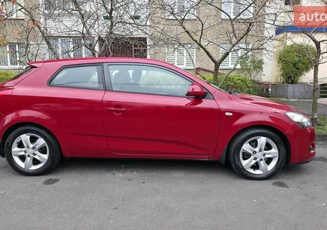 Красный Киа Про Сид, объемом двигателя 2 л и пробегом 221 тыс. км за 7400 $, фото 1 на Automoto.ua