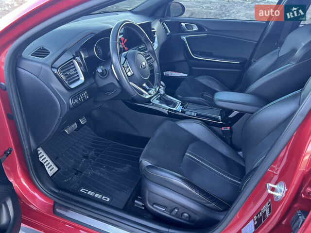 Красный Киа Про Сид, объемом двигателя 1.35 л и пробегом 125 тыс. км за 17999 $, фото 33 на Automoto.ua