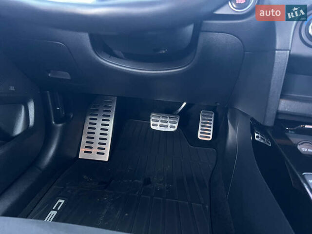 Красный Киа Про Сид, объемом двигателя 1.35 л и пробегом 125 тыс. км за 17999 $, фото 43 на Automoto.ua