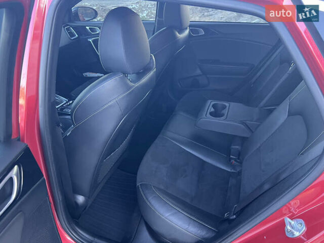 Красный Киа Про Сид, объемом двигателя 1.35 л и пробегом 125 тыс. км за 17999 $, фото 31 на Automoto.ua