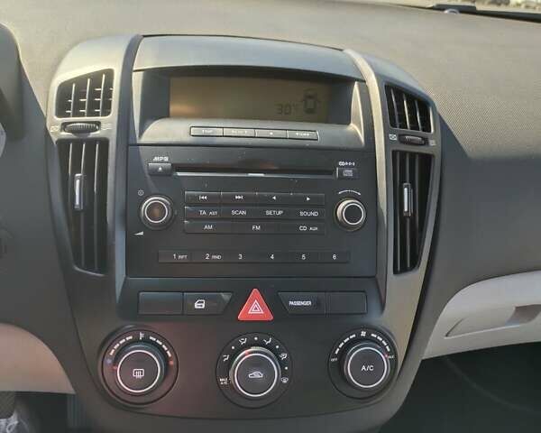 Кіа Про Сід, об'ємом двигуна 1.4 л та пробігом 120 тис. км за 6000 $, фото 17 на Automoto.ua