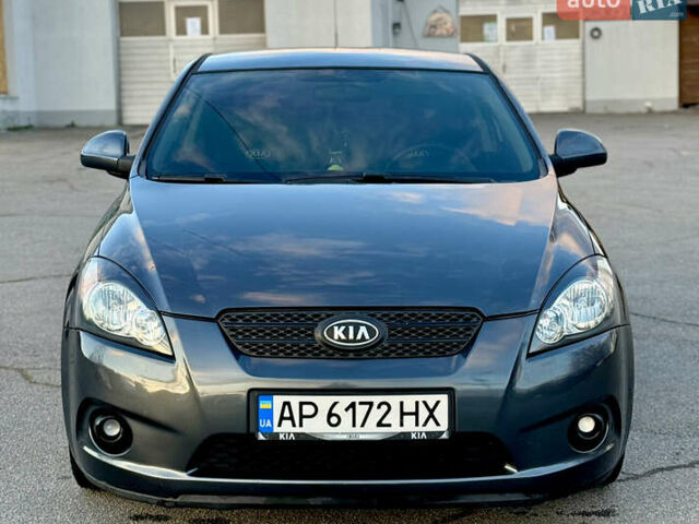 Серый Киа Про Сид, объемом двигателя 1.6 л и пробегом 210 тыс. км за 5800 $, фото 2 на Automoto.ua