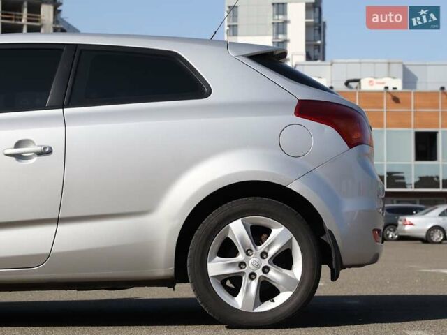 Сірий Кіа Про Сід, об'ємом двигуна 1.4 л та пробігом 190 тис. км за 5000 $, фото 18 на Automoto.ua