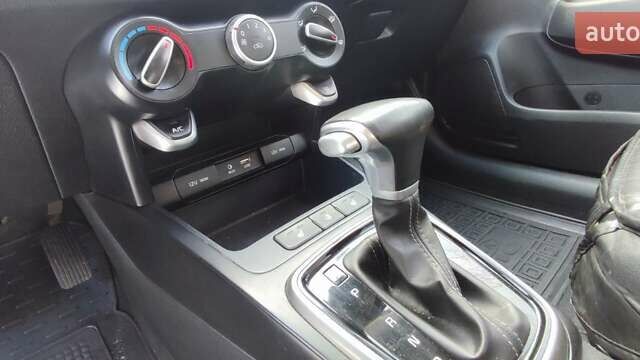 Белый Киа Rio X-Line, объемом двигателя 1.6 л и пробегом 105 тыс. км за 14800 $, фото 21 на Automoto.ua