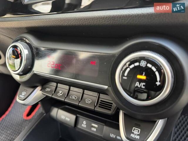 Белый Киа Rio X-Line, объемом двигателя 1.59 л и пробегом 35 тыс. км за 16500 $, фото 46 на Automoto.ua