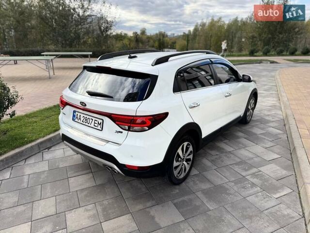Белый Киа Rio X-Line, объемом двигателя 1.59 л и пробегом 35 тыс. км за 16500 $, фото 5 на Automoto.ua