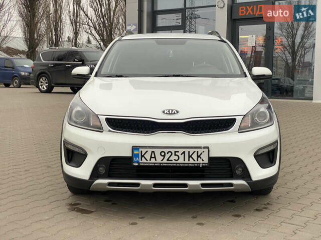 Білий Кіа Rio X-Line, об'ємом двигуна 1.6 л та пробігом 82 тис. км за 16999 $, фото 2 на Automoto.ua
