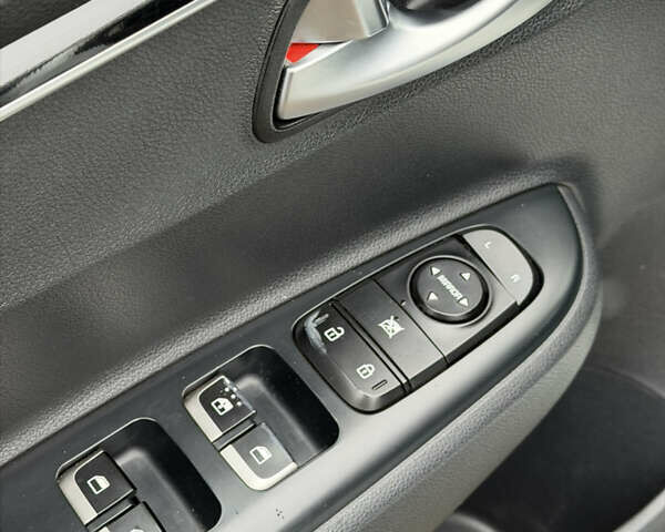 Белый Киа Rio X-Line, объемом двигателя 1.6 л и пробегом 82 тыс. км за 15999 $, фото 13 на Automoto.ua