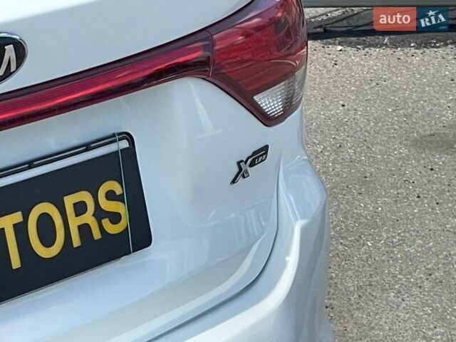 Білий Кіа Rio X-Line, об'ємом двигуна 1.6 л та пробігом 99 тис. км за 12600 $, фото 20 на Automoto.ua