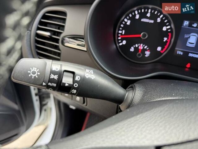 Белый Киа Rio X-Line, объемом двигателя 1.59 л и пробегом 36 тыс. км за 16500 $, фото 32 на Automoto.ua