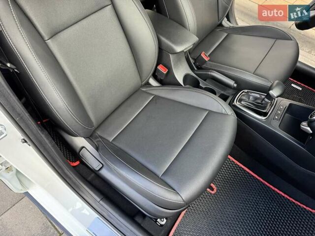 Белый Киа Rio X-Line, объемом двигателя 1.59 л и пробегом 36 тыс. км за 16500 $, фото 23 на Automoto.ua