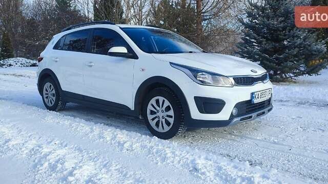 Белый Киа Rio X-Line, объемом двигателя 1.6 л и пробегом 105 тыс. км за 14800 $, фото 2 на Automoto.ua