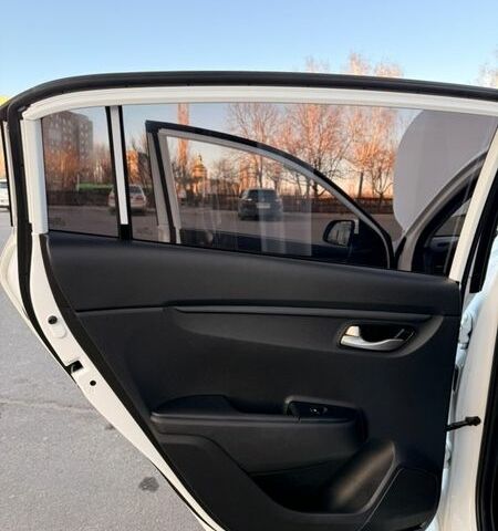 Білий Кіа Rio X-Line, об'ємом двигуна 1.6 л та пробігом 46 тис. км за 15600 $, фото 29 на Automoto.ua