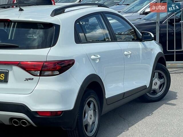 Білий Кіа Rio X-Line, об'ємом двигуна 1.6 л та пробігом 99 тис. км за 12600 $, фото 21 на Automoto.ua