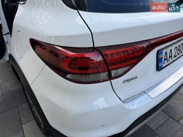 Белый Киа Rio X-Line, объемом двигателя 1.59 л и пробегом 35 тыс. км за 16500 $, фото 16 на Automoto.ua