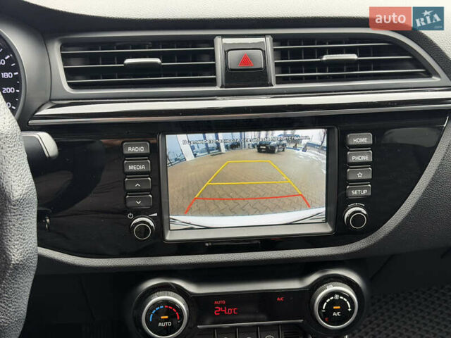 Белый Киа Rio X-Line, объемом двигателя 1.6 л и пробегом 82 тыс. км за 15999 $, фото 20 на Automoto.ua