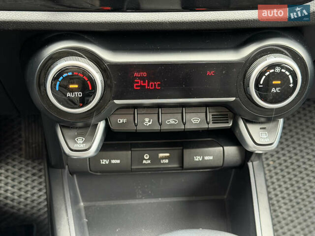 Белый Киа Rio X-Line, объемом двигателя 1.6 л и пробегом 82 тыс. км за 15999 $, фото 18 на Automoto.ua