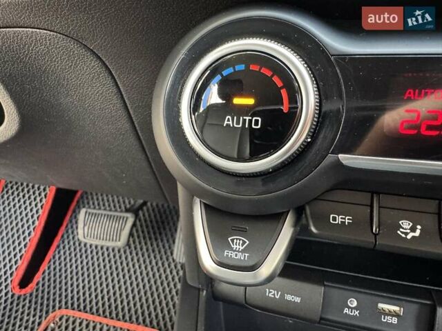 Белый Киа Rio X-Line, объемом двигателя 1.59 л и пробегом 36 тыс. км за 16500 $, фото 19 на Automoto.ua