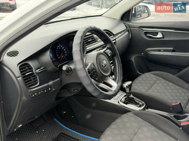 Белый Киа Rio X-Line, объемом двигателя 1.6 л и пробегом 82 тыс. км за 15999 $, фото 9 на Automoto.ua