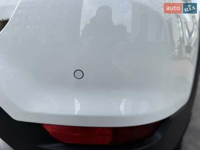 Белый Киа Rio X-Line, объемом двигателя 1.59 л и пробегом 36 тыс. км за 16500 $, фото 9 на Automoto.ua