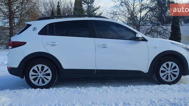 Белый Киа Rio X-Line, объемом двигателя 1.6 л и пробегом 105 тыс. км за 14800 $, фото 4 на Automoto.ua