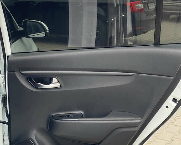 Білий Кіа Rio X-Line, об'ємом двигуна 1.6 л та пробігом 82 тис. км за 16999 $, фото 30 на Automoto.ua