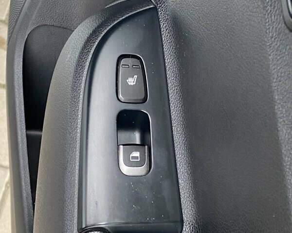 Білий Кіа Rio X-Line, об'ємом двигуна 1.6 л та пробігом 82 тис. км за 16999 $, фото 31 на Automoto.ua