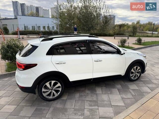 Белый Киа Rio X-Line, объемом двигателя 1.59 л и пробегом 35 тыс. км за 16500 $, фото 6 на Automoto.ua