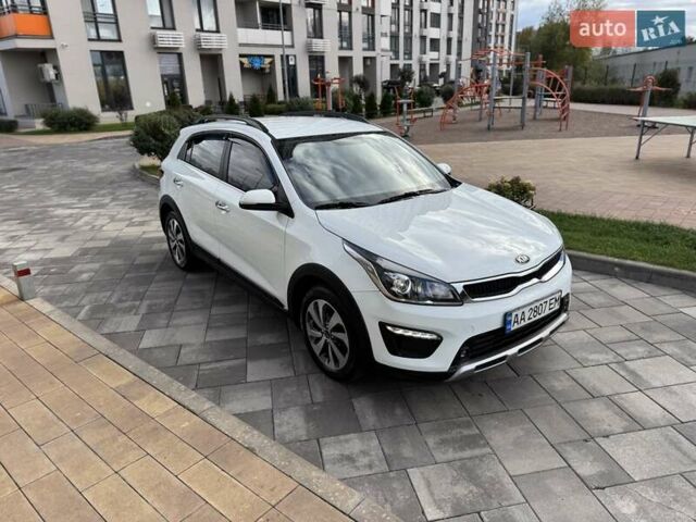 Белый Киа Rio X-Line, объемом двигателя 1.59 л и пробегом 35 тыс. км за 16500 $, фото 3 на Automoto.ua