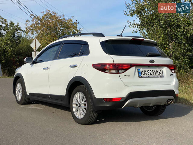 Білий Кіа Rio X-Line, об'ємом двигуна 1.6 л та пробігом 80 тис. км за 17200 $, фото 5 на Automoto.ua