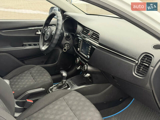 Белый Киа Rio X-Line, объемом двигателя 1.6 л и пробегом 82 тыс. км за 15999 $, фото 22 на Automoto.ua