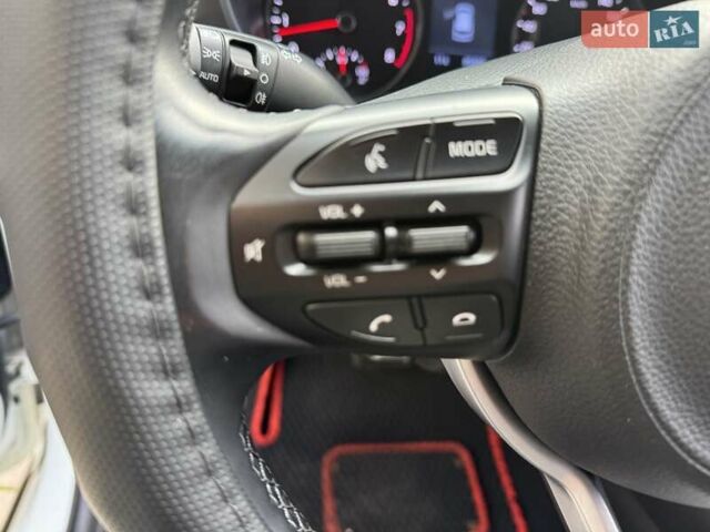 Белый Киа Rio X-Line, объемом двигателя 1.59 л и пробегом 35 тыс. км за 16500 $, фото 31 на Automoto.ua