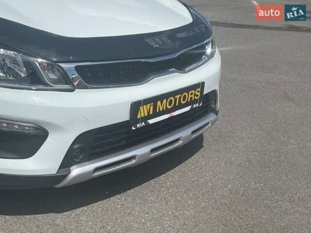 Білий Кіа Rio X-Line, об'ємом двигуна 1.6 л та пробігом 99 тис. км за 12600 $, фото 8 на Automoto.ua