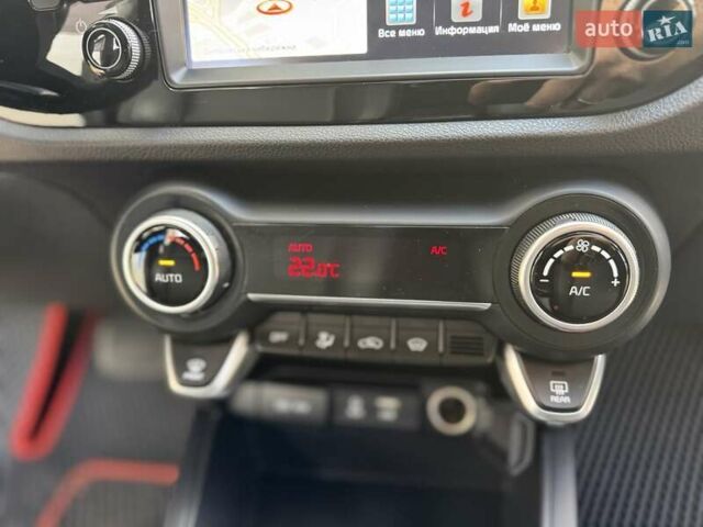 Белый Киа Rio X-Line, объемом двигателя 1.59 л и пробегом 36 тыс. км за 16500 $, фото 18 на Automoto.ua