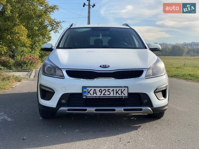 Білий Кіа Rio X-Line, об'ємом двигуна 1.6 л та пробігом 80 тис. км за 17200 $, фото 1 на Automoto.ua