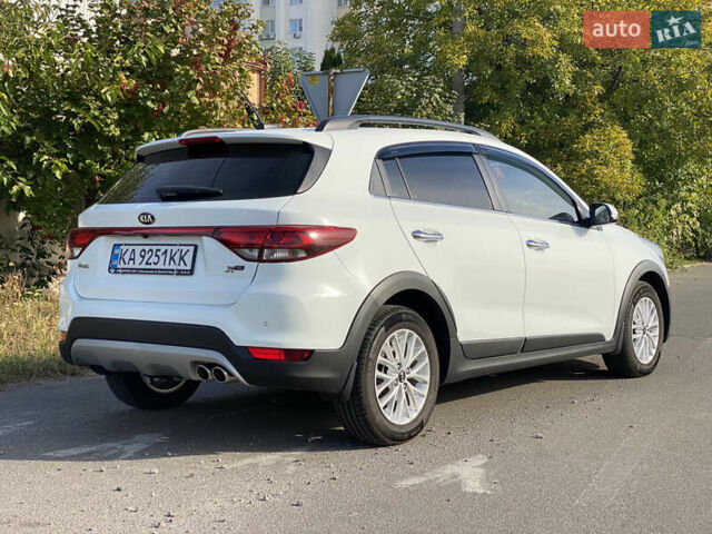 Білий Кіа Rio X-Line, об'ємом двигуна 1.6 л та пробігом 80 тис. км за 17200 $, фото 7 на Automoto.ua