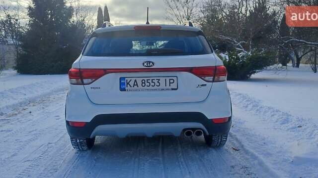 Белый Киа Rio X-Line, объемом двигателя 1.6 л и пробегом 105 тыс. км за 14800 $, фото 6 на Automoto.ua