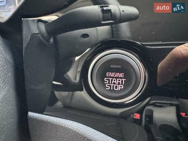 Белый Киа Rio X-Line, объемом двигателя 1.59 л и пробегом 35 тыс. км за 16500 $, фото 48 на Automoto.ua