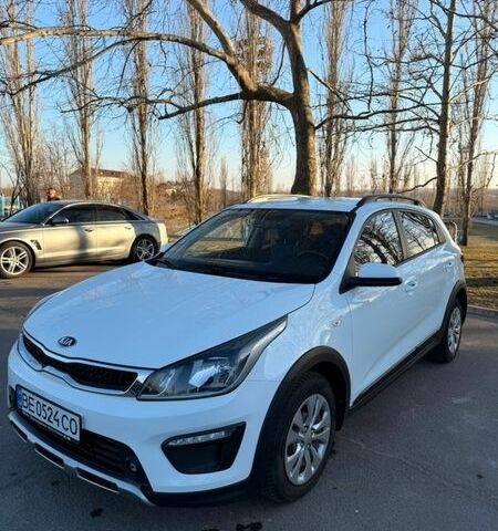 Білий Кіа Rio X-Line, об'ємом двигуна 1.6 л та пробігом 46 тис. км за 15600 $, фото 2 на Automoto.ua