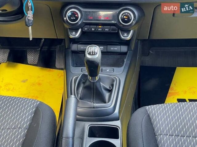 Білий Кіа Rio X-Line, об'ємом двигуна 1.6 л та пробігом 99 тис. км за 12600 $, фото 54 на Automoto.ua