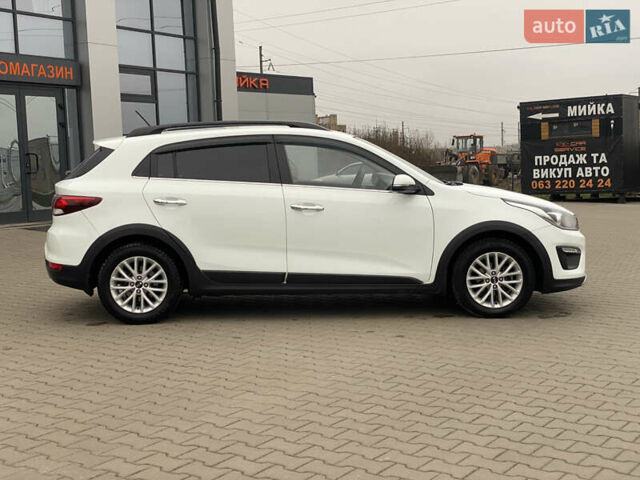 Білий Кіа Rio X-Line, об'ємом двигуна 1.6 л та пробігом 82 тис. км за 16999 $, фото 5 на Automoto.ua
