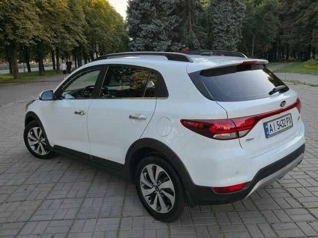 Білий Кіа Rio X-Line, об'ємом двигуна 1.6 л та пробігом 73 тис. км за 15500 $, фото 1 на Automoto.ua